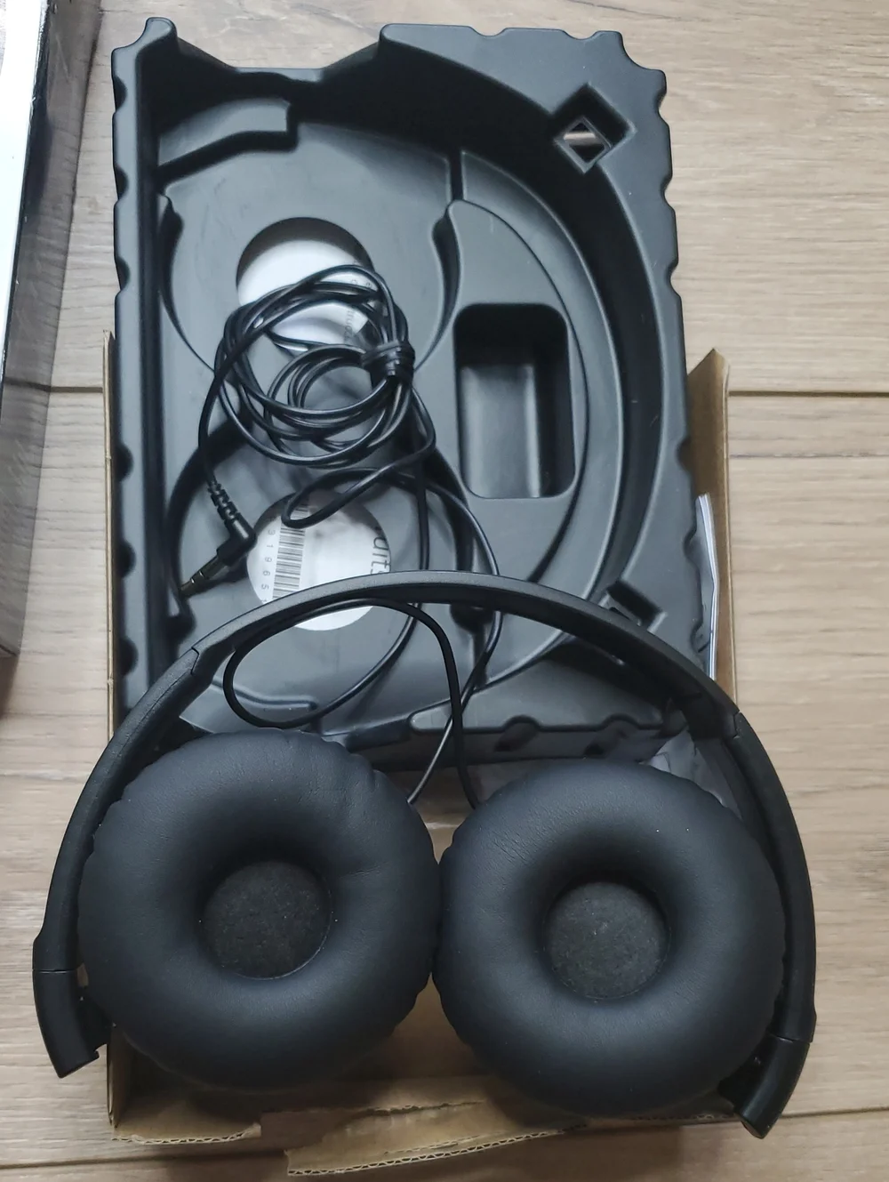 Sony MDR-ZX110NC Active Noise Canceling on-ear Headphones Black